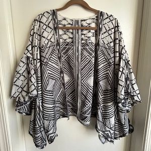 AKEMI + KIN Anthropologie Open Front Ruffle Sleeve Kimono One Size Black & White
